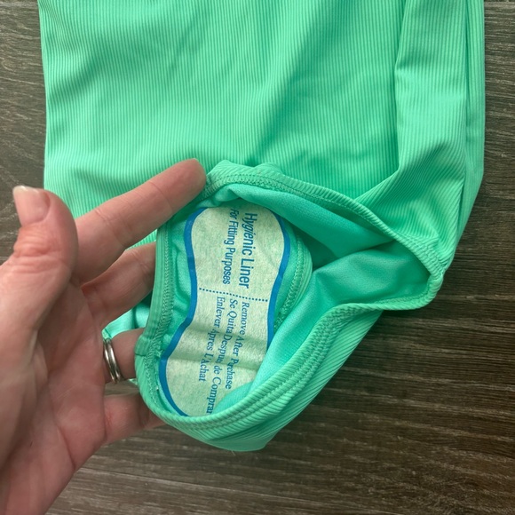 Feather 4 Arrow Ruffle Rib One-Piece - NEW! Size 5 - Picture 6 of 7